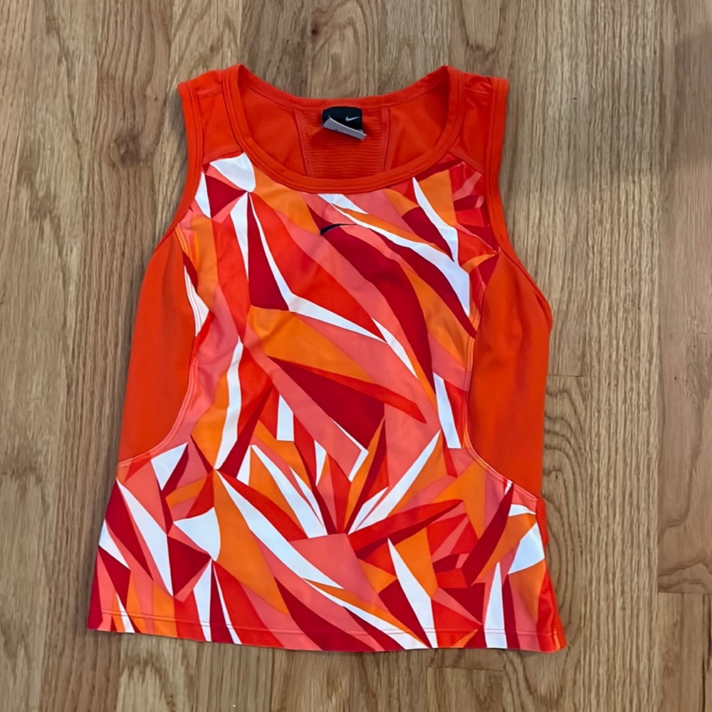 Nike top
